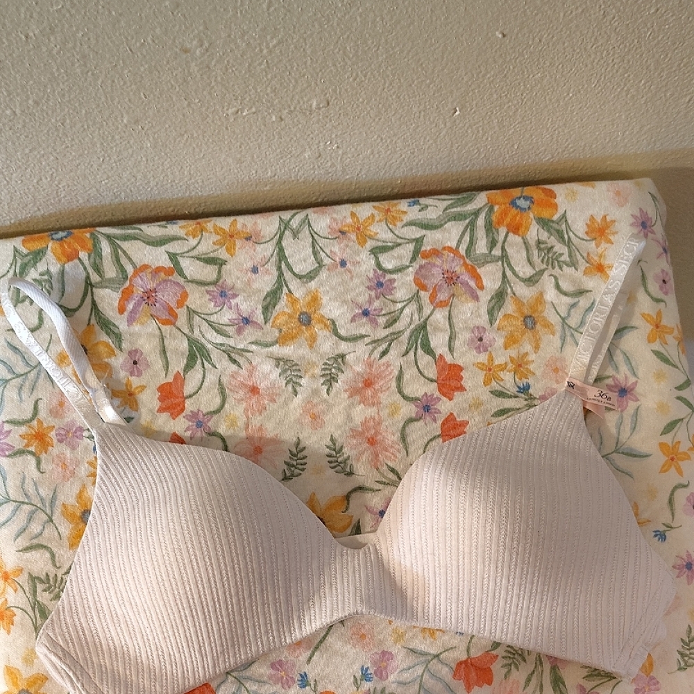 Women's Cream Ribbed Bra